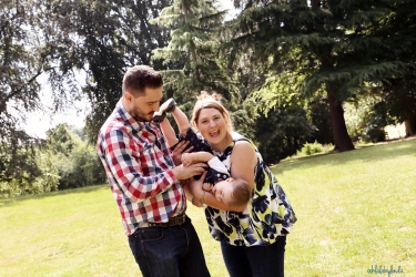 Mum dad and baby outdoor photo shoot